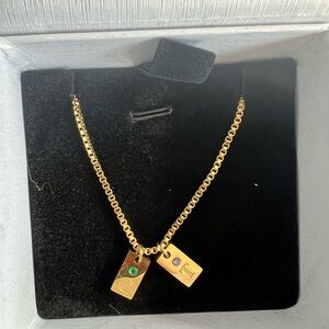 Elegant Gold Necklace with Gemstone Accents